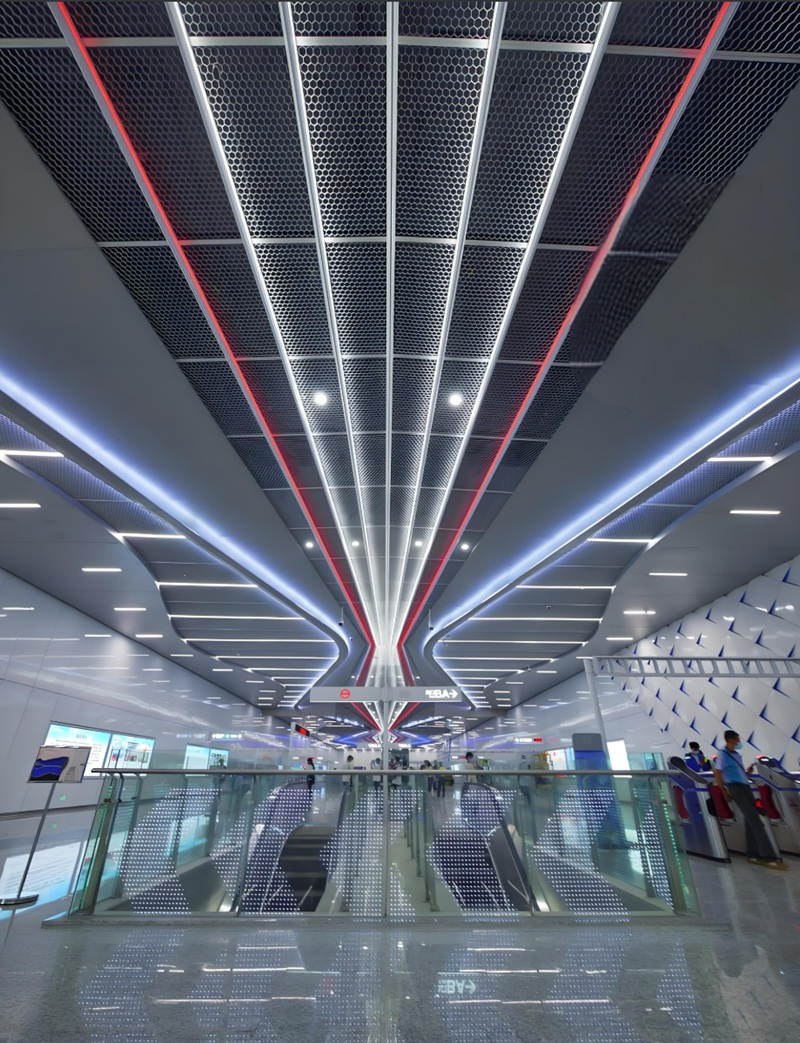 The core advantages of LED tubes in traffic track lighting